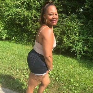 Meet your Posher, Ebony